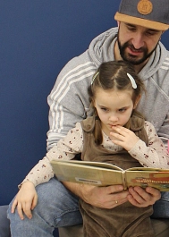 Vorlesen&nbsp;&copy;&nbsp;ri